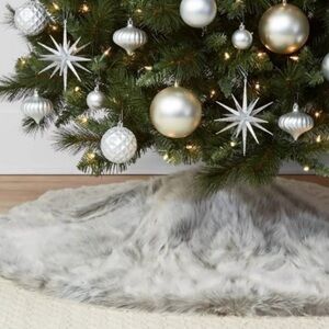 Wondershop Silver and Gray Faux Fur Tree Skirt